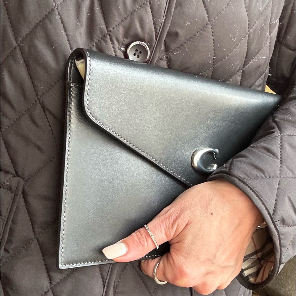 Authentic Coach 1941 black Leather flap magnetic closure Clutch/Crossbody - Picture 6 of 11